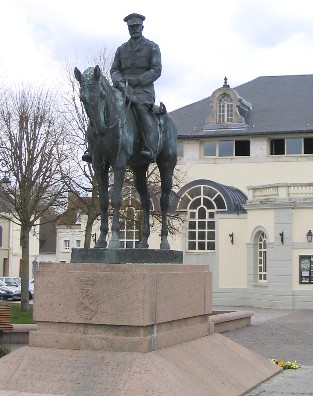 Памятник фельдмаршалу Хейгу в Монтрёй-сюр-Мер
