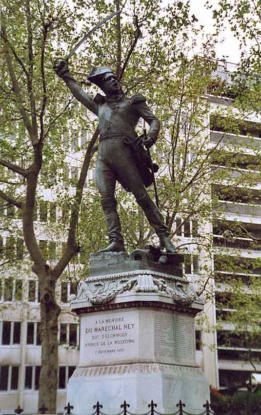 Памятник Нею, Париж